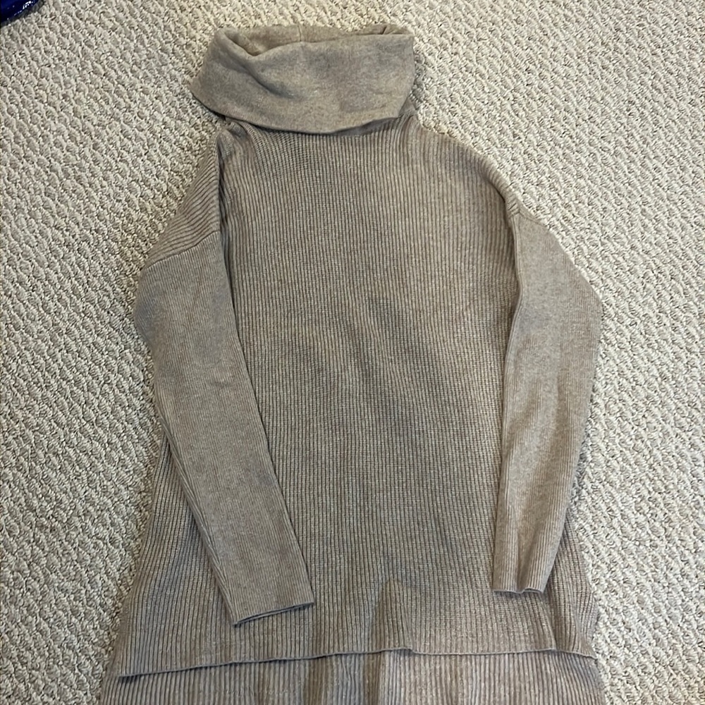 Cyrus small turtleneck, sweater,